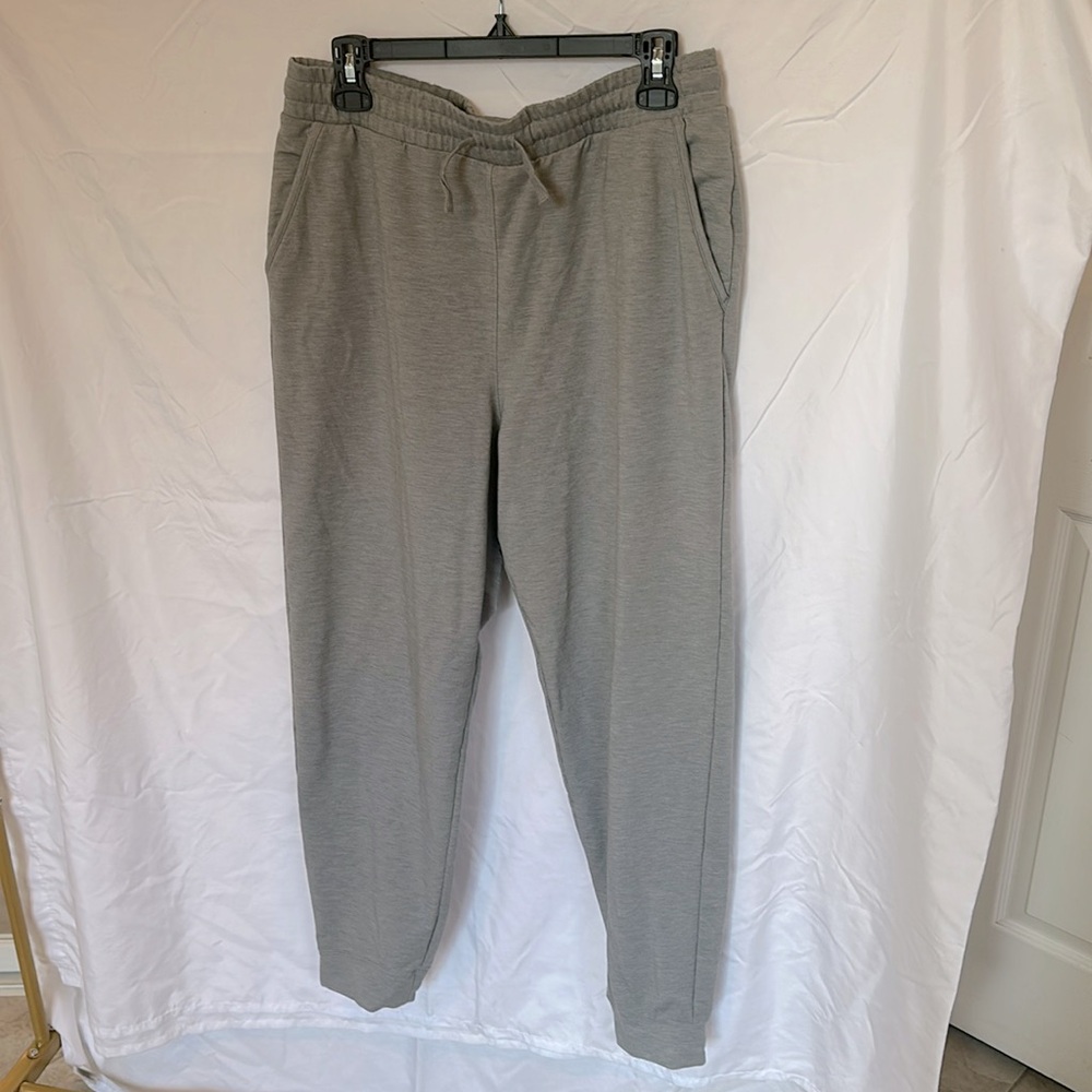 Nike Women’s Yoga Joggerss